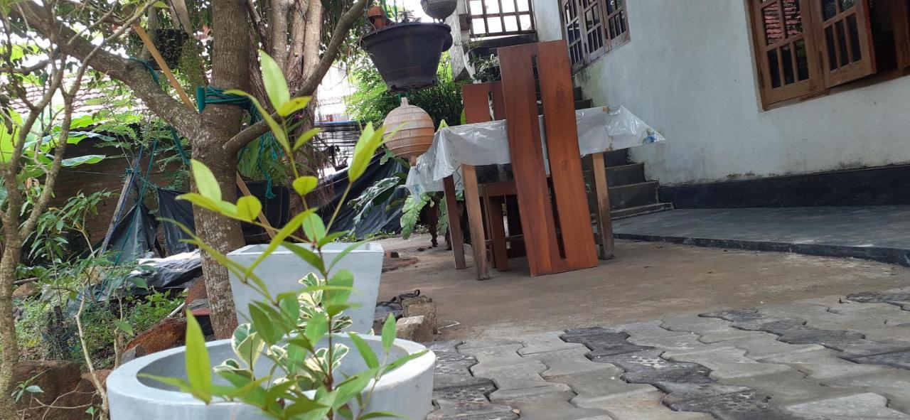 Bisandu Guesthouse Mirissa Eksteriør bilde